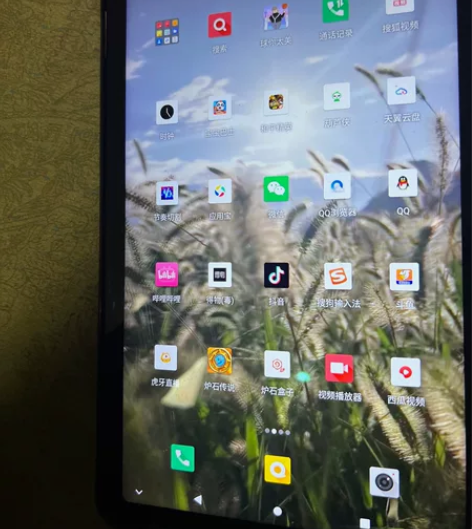 台电t40，6+128。几乎全新，虎贲61...