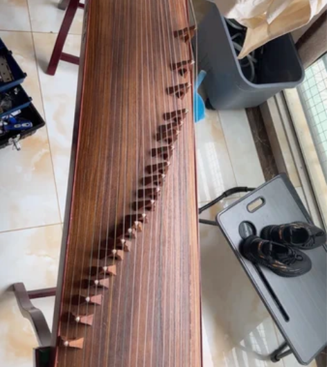 敦煌古筝 原价3000多入的，音需要调一下...
