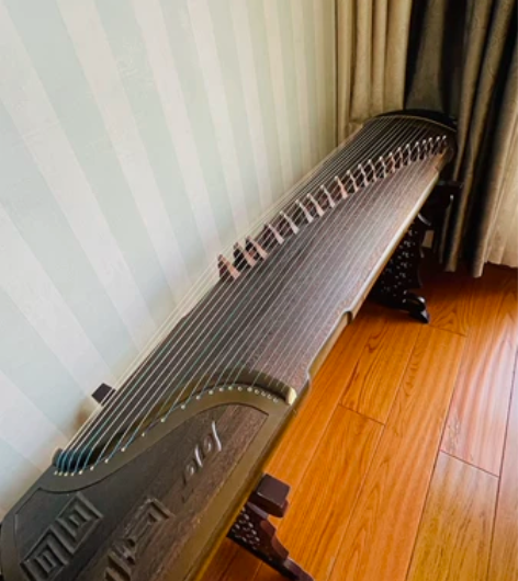 古筝，八五新，没怎么用！包含架子凳子一起转...