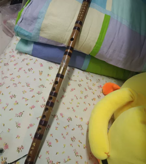 前两天买的笛子，结果这两天课程太多了，没空...