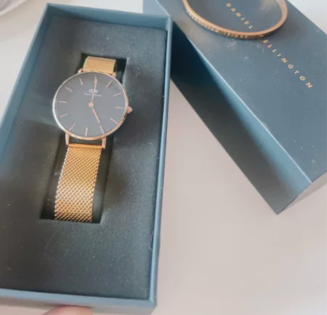 dw手表手镯，原价2000 实体店购入，有...