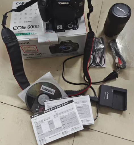 佳能600D 18-135 单反套机，国行...