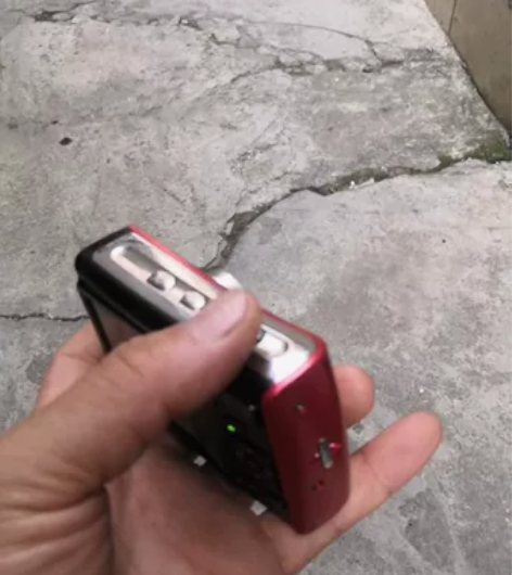 宝丽来i1237,相机成色非常好,闪光正常...