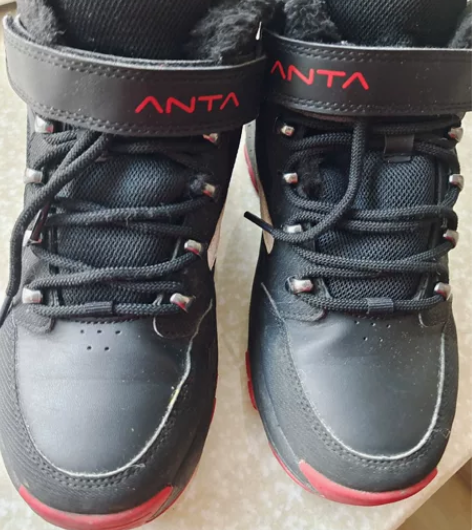 安踏37码大棉童鞋，保存的很好，新旧看图片...