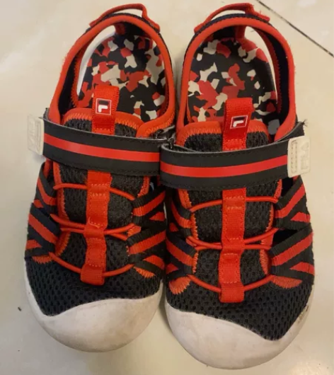 斐乐FILA凉鞋33码，购于上品，原价大概...