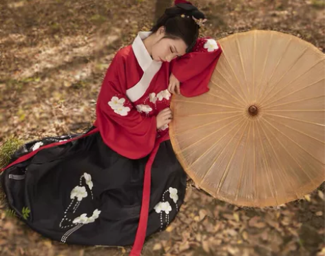 出汉服 七月七家的 花辞 今天翻柜子才看到...