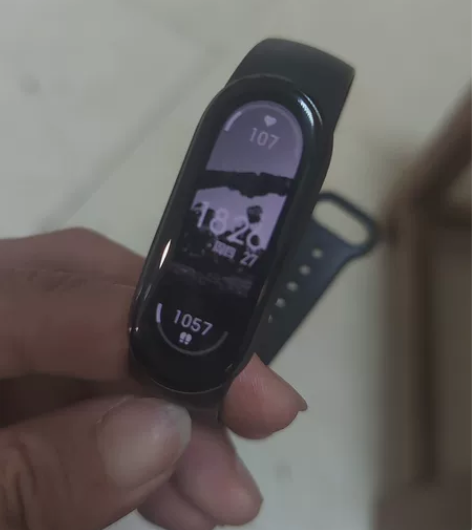 小米手环6,120,成色好,充一次电可以管...
