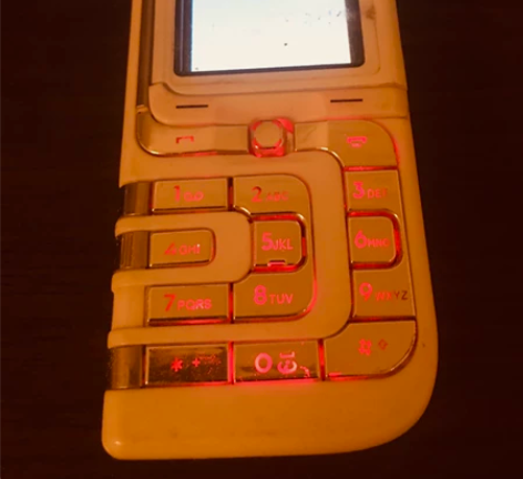 诺基亚，有需要拉走，屏幕偏小，售出不退不换...