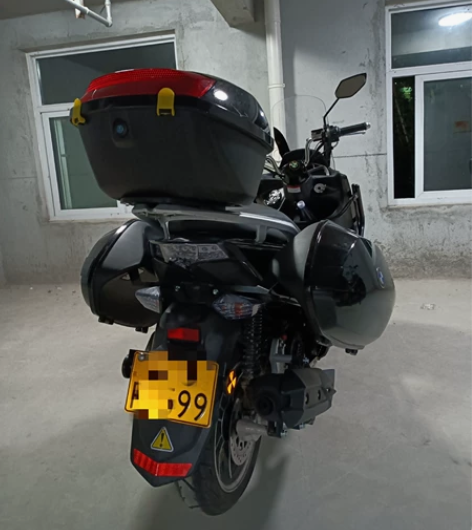 国产大踏板,去年下半年买的新车。跑了5千多...