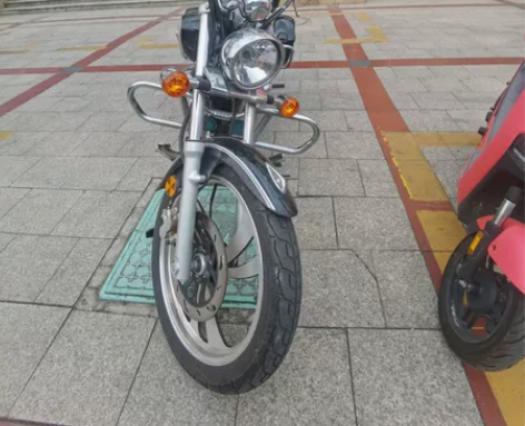 铃木GZ150-A太子摩托车，想卖了换踏板...