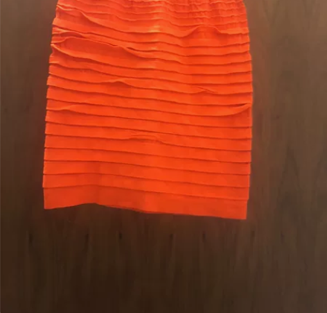 一步裙。只有4条。中码。15一条。2条起包...