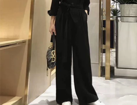 黑色连体裤 西装料 感兴趣的话点“我想要”...