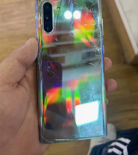 三星note10  256版本 屏幕左下角...