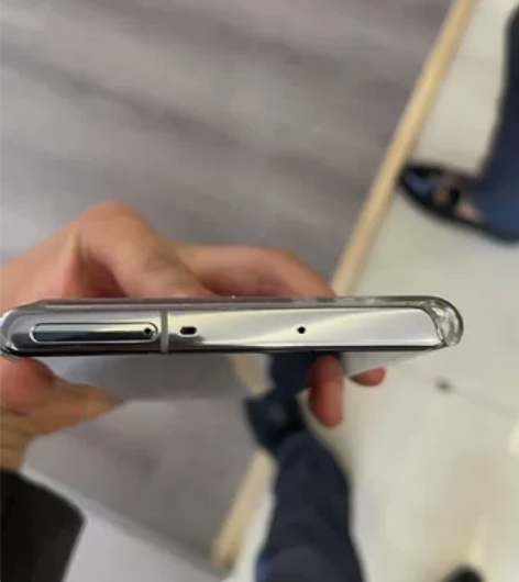 新款三星s10原装才用不到1年。本人工作需...