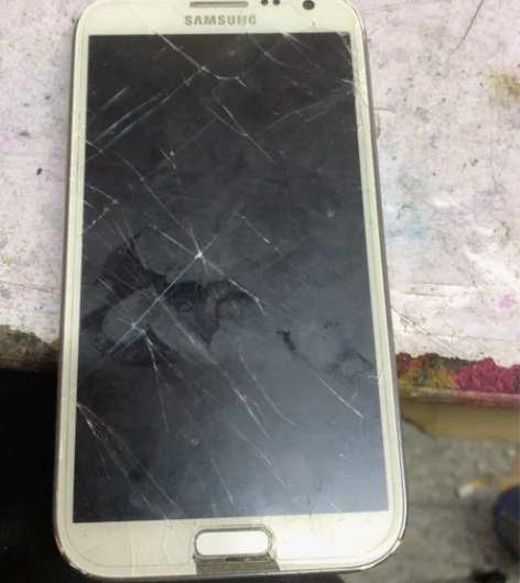 三星GT-N7102手机，不知情框外屏以坏...