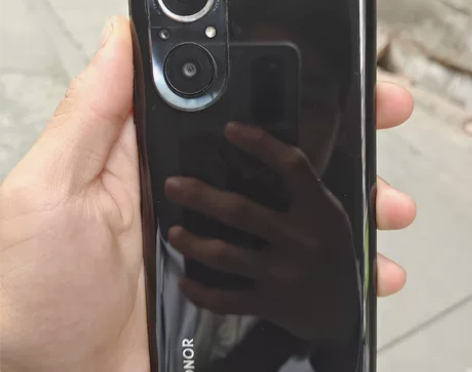 荣耀50se 8+128g  99新 学生...