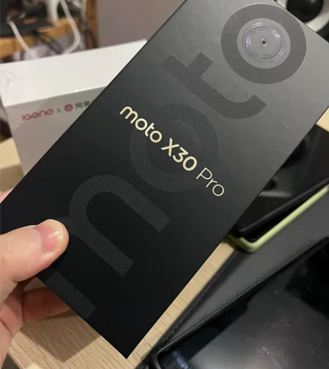 摩托罗拉 moto X30 Pro 2亿影...