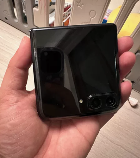 摩托罗拉 moto razr 2022 无...