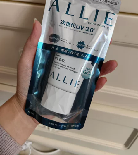 全新日本ALLIE皑丽水润保湿防晒隔离二合...