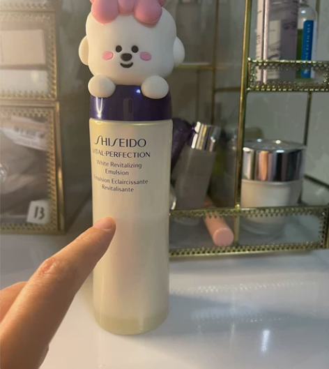 悦薇乳液清爽型100ml瓶装。余量差不多还...