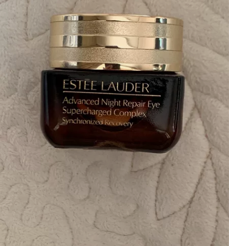 雅诗兰黛小棕瓶眼霜 感兴趣的话点“我想要”...