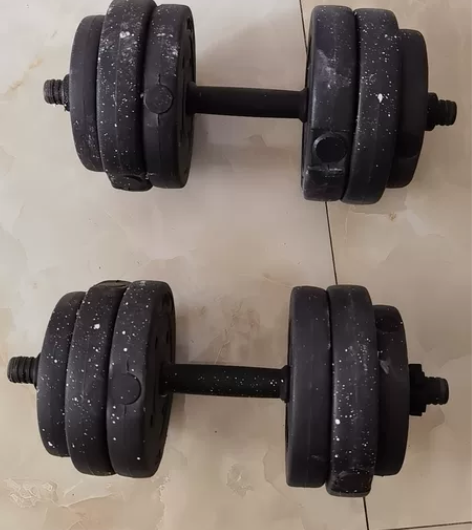 健身哑铃  2个  闲置转让。 感兴趣的话...