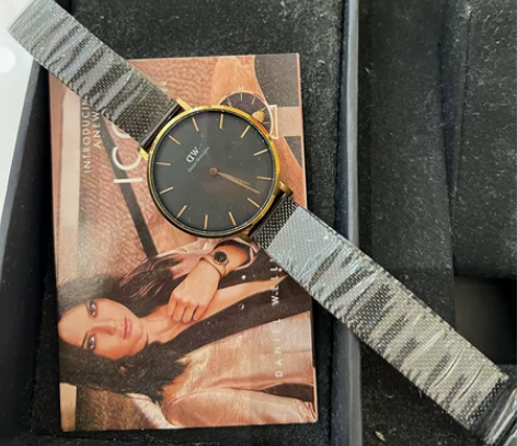 闲置全新没有拆模DW手表 感兴趣的话点“我...