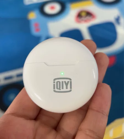 爱奇艺蓝牙耳机 转让 感兴趣的话点“我想要...