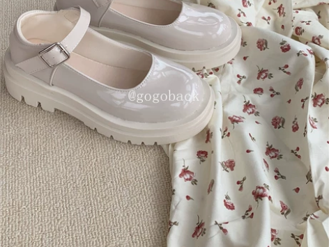 ?gogoback小众温柔厚底增高小皮鞋漆...