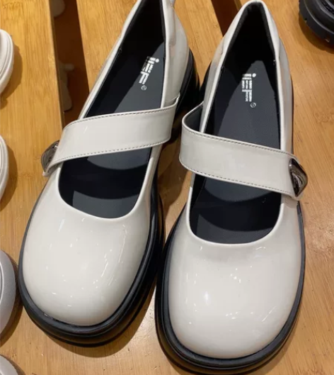 爱依服秒杀玛丽珍鞋35-39码 感兴趣的话...