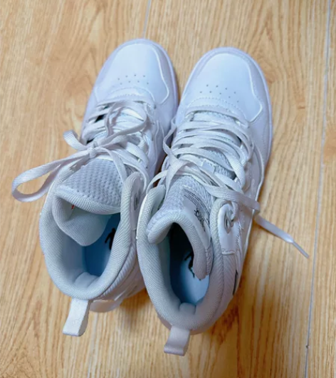 乔丹纯白色休闲鞋，37码，实体店购入！鞋子...