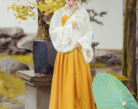 ?都城南庄汉服冬季新品叶知秋原创绣花姜黄色...