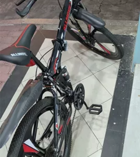 几乎全新接叠越野车26寸，原装没修过，平时...