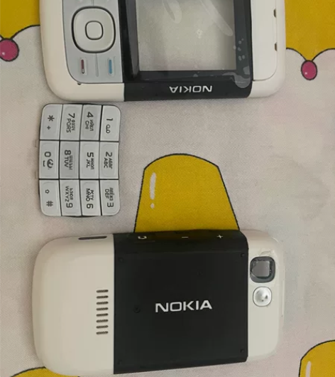 诺基亚5200 黑色外壳?键盘 全新 售出...