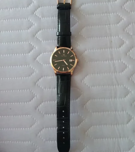 天王，正品石英手表，9.5新，买了一个月左...