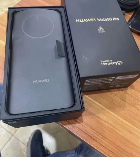 华为mate50pro 4G版本 8G+2...