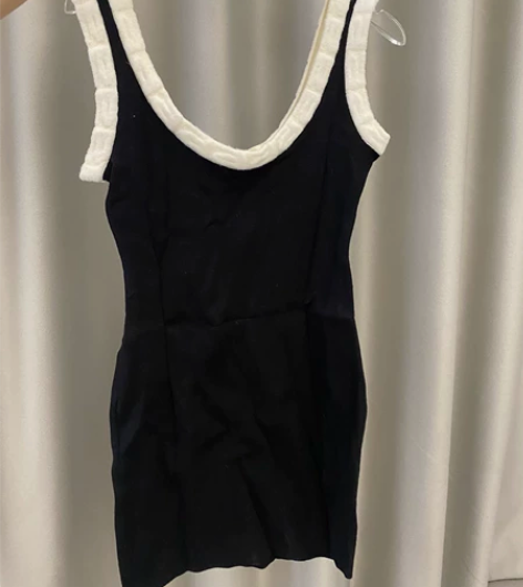 纯欲吊带包臀裙  面料巨好 全新带吊牌，小...