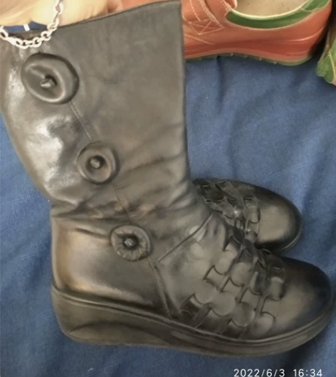 金田一中国风真皮女靴，鞋跟4厘米左右，鞋帮...