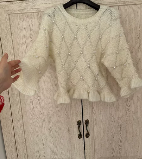 香奈儿风钉珠毛衣，奶白色，适合100斤的女...