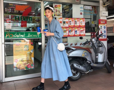 馨帮帮2019春季新款港风复古过膝口袋学生...