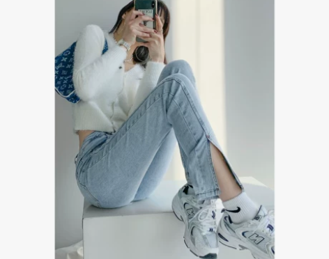 Lisa同款弹力开叉牛仔裤女春秋高腰微喇铅...