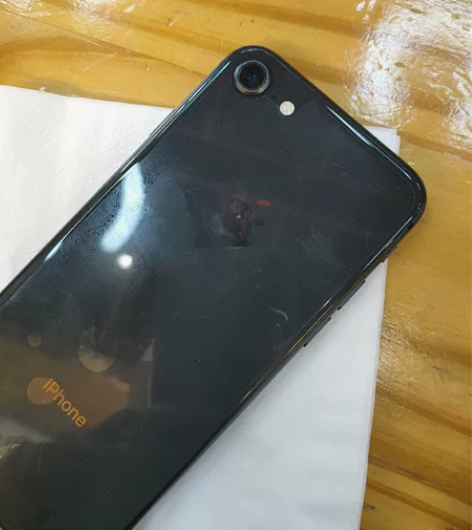 苹果8刚从朋友手里买来的，感觉屏幕太小了不...