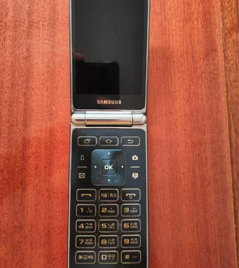 韩版三星折叠手机 SM-G155S 成色很...