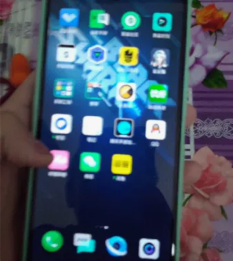 黑鲨4,低价出售,包邮,送手机壳、数据线。...