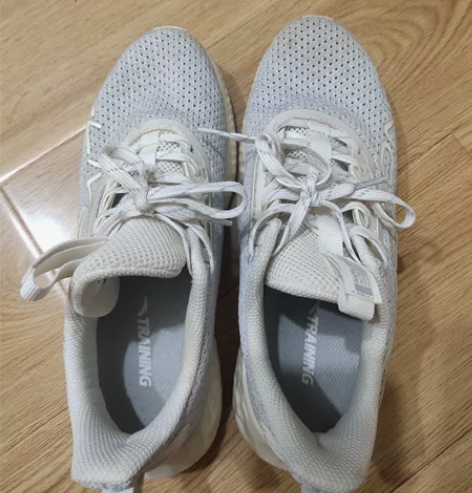 女士运动鞋 感兴趣的话点“我想要”和我私聊...