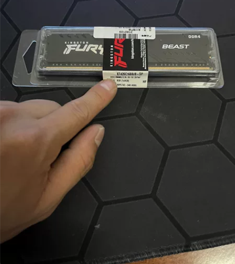 金士顿DDR4内存条  8g  2666M...