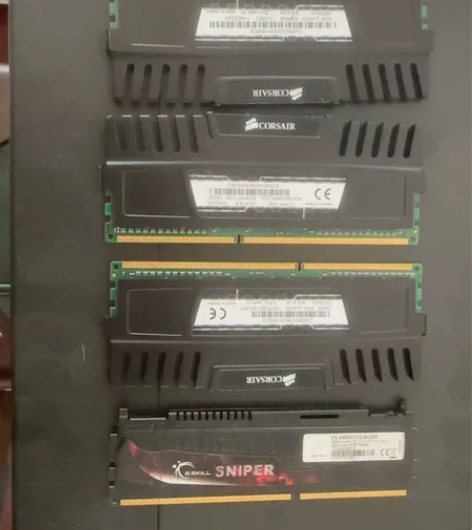 一共4条内存 DDR3 4G 1600 3...