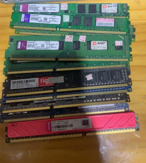 ddr3，4g内存条。各种牌子都有。随机发...