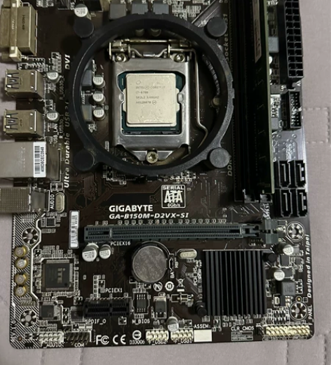 主板技嘉B150M  cpu i7 670...