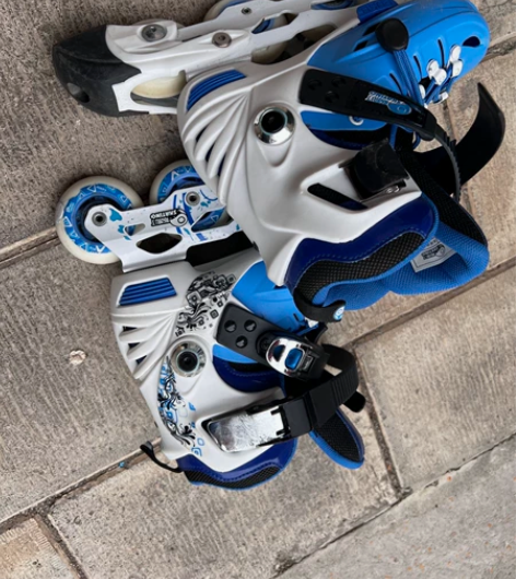 斯凯玎轮滑鞋，疫情时报的轮滑班，训练穿了8...